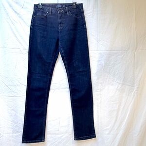 Patagonia Women Straight Jeans in Dark Blue Denim